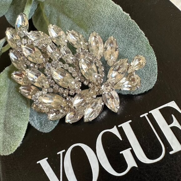VTG WEISS Signed LARGE Clear Crystal Brooch Pin STATEMENT Glam Wedding Sparkle - Picture 1 of 14